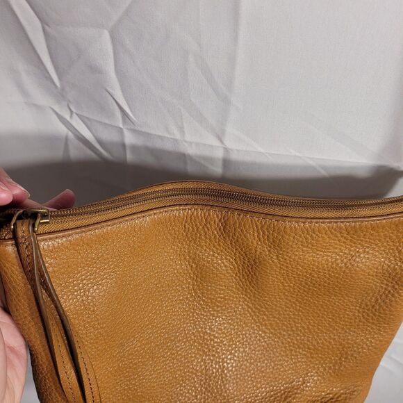 Fossil Crossbody Purse Bucket Bag Fiona Lt. Tan  SHB 1526 Cowhide Leather 8X11X4 - Picture 6 of 10